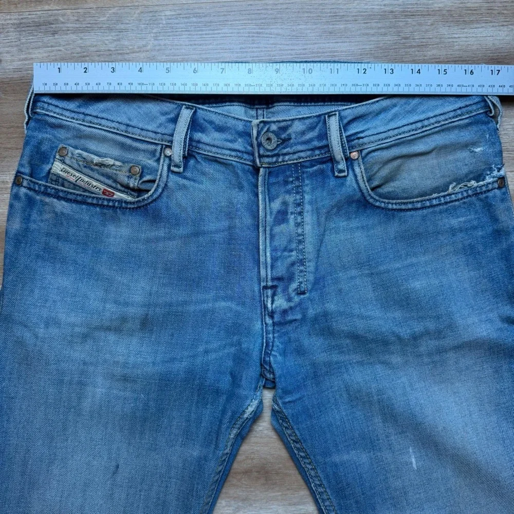Diesel Larkee Jeans Mens 29x32 Blue Regular Straight Leg Distressed Denim 008J4